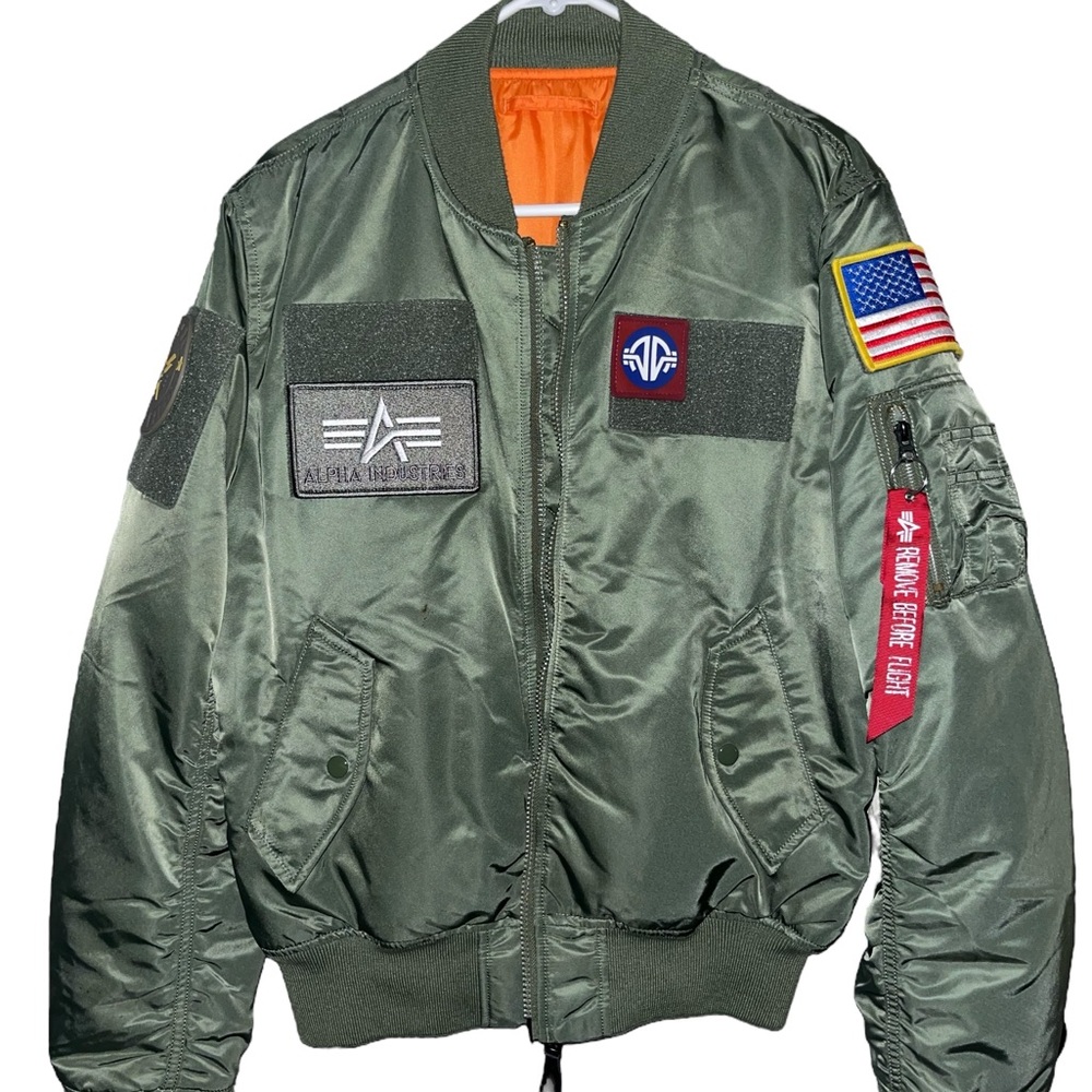 Alpha Industries MA-1 flight bomber jacket. Military green size large.